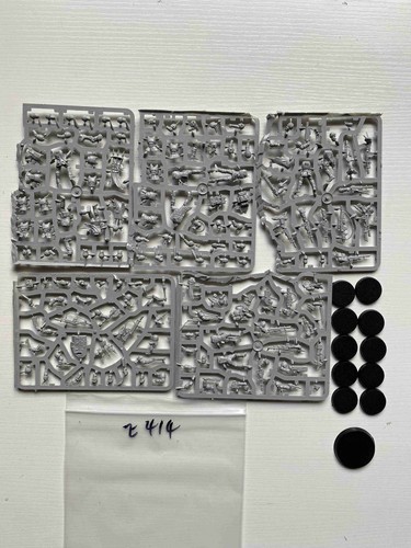 Uncolored model kill team - uncolored,